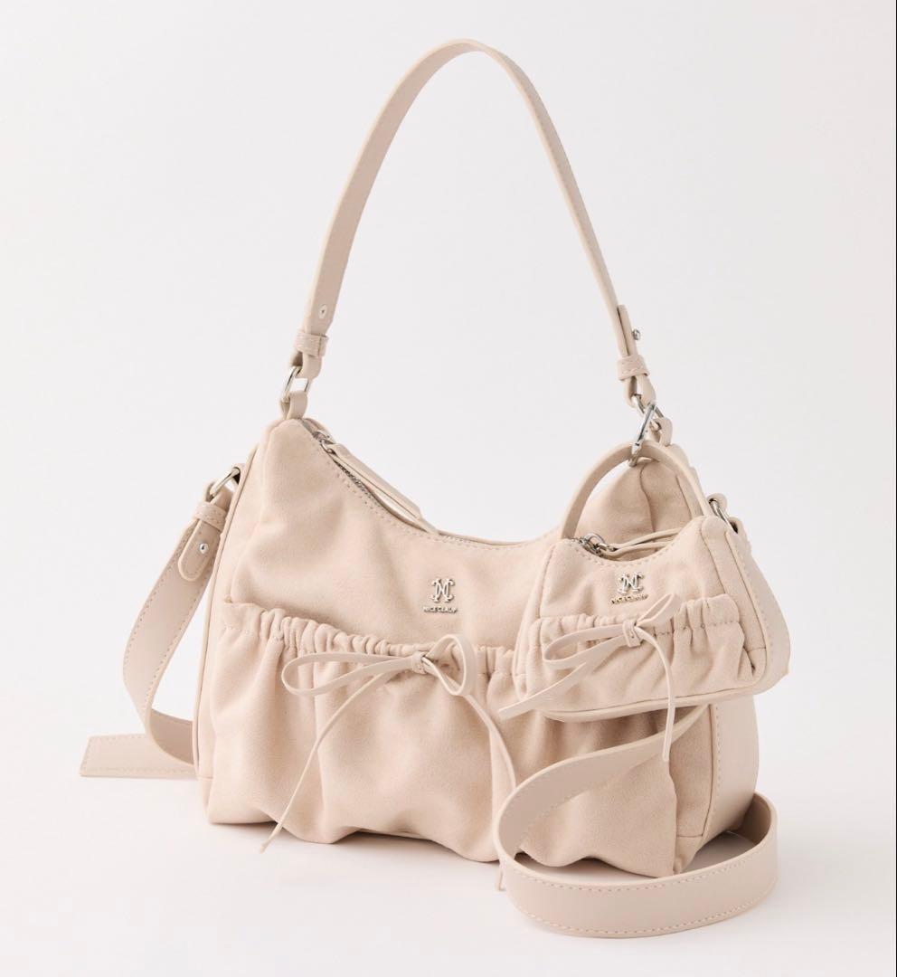 NICE CLAUP チャーム付きドロストバッグ