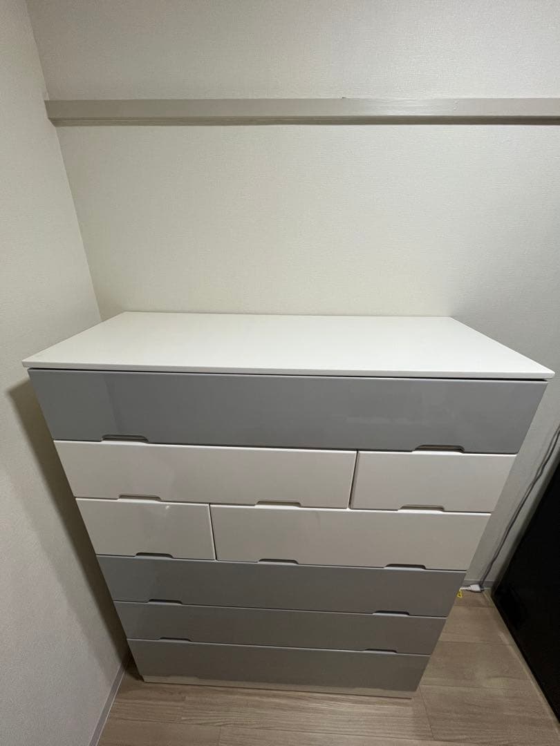 大人になっても使えるカラー 子ども部屋に合う！　グレーとホワイトのチェスト 6段