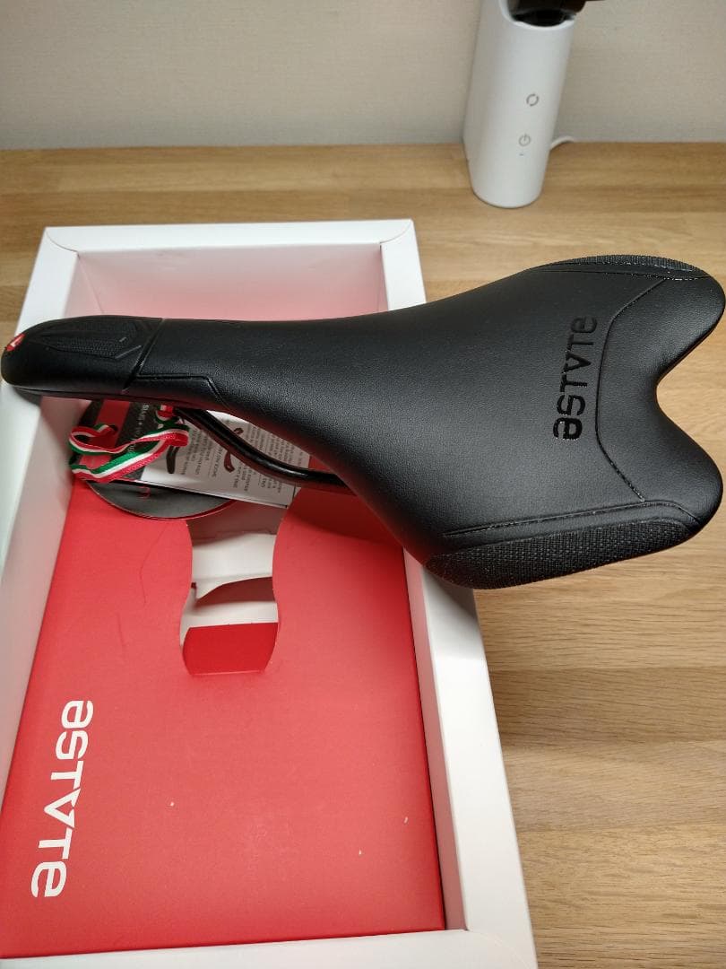 アスチュート ASTUTE SKYLITE SR カーボンレール サドル