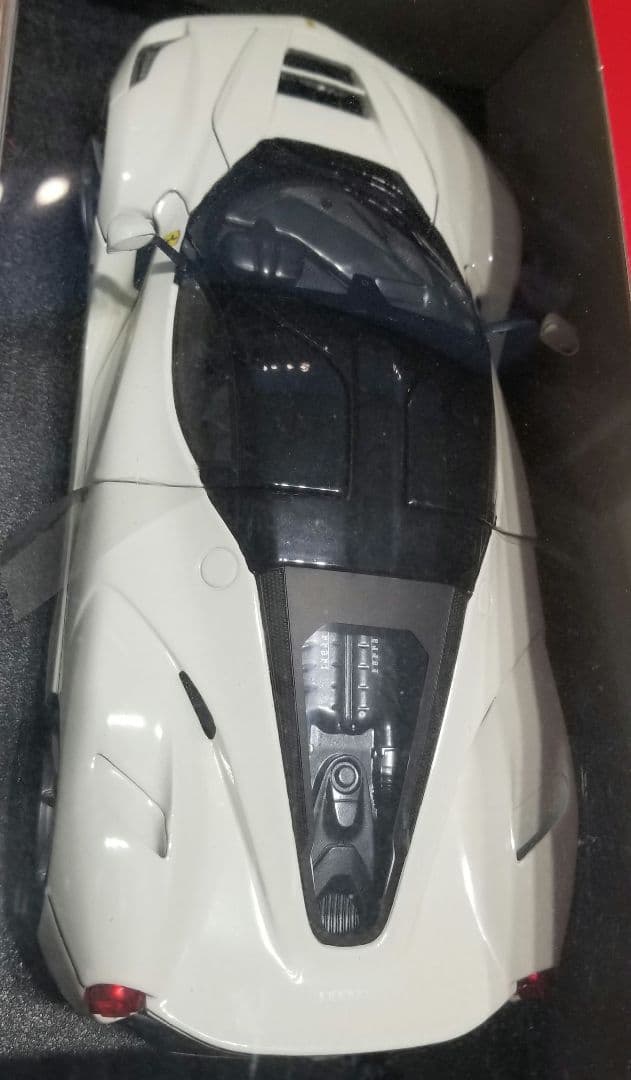 【レア　新品】1/18 マテル ホットウィール　ラ•フェラーリ 　ホワイト