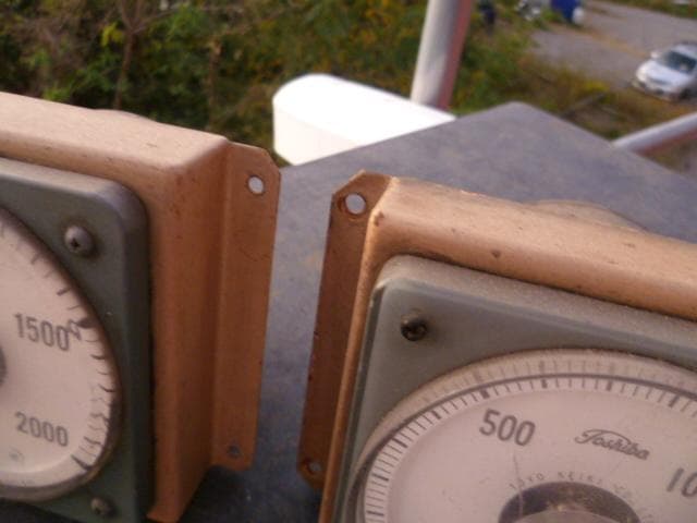 阪急電車のボルト/アンペアメーター 阪急電車特有の台座付き 中古