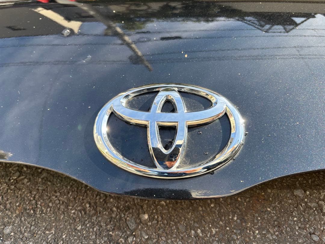 トヨタ ハイエース標準ボンネット　ブラック