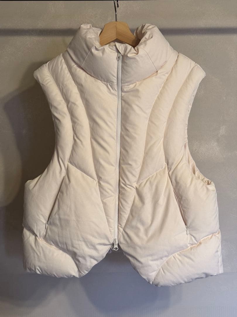 HYEIN SEO PADDED VEST ダウンベスト　アイボリー