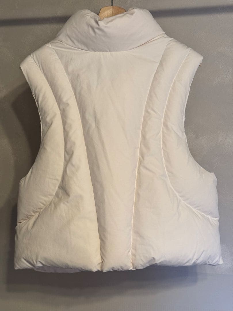 HYEIN SEO PADDED VEST ダウンベスト　アイボリー