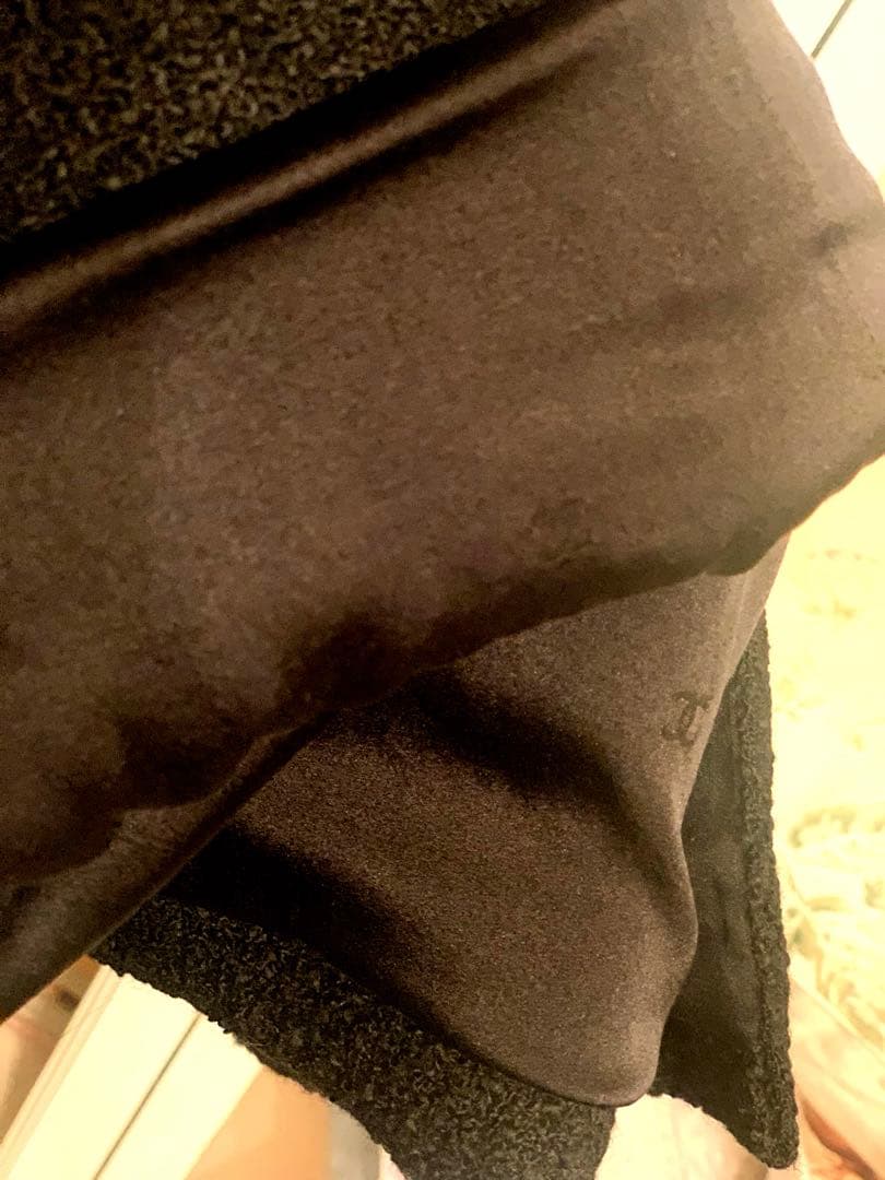 シャネル　CHANEL 黒 ボタン付きタイトスカート　44