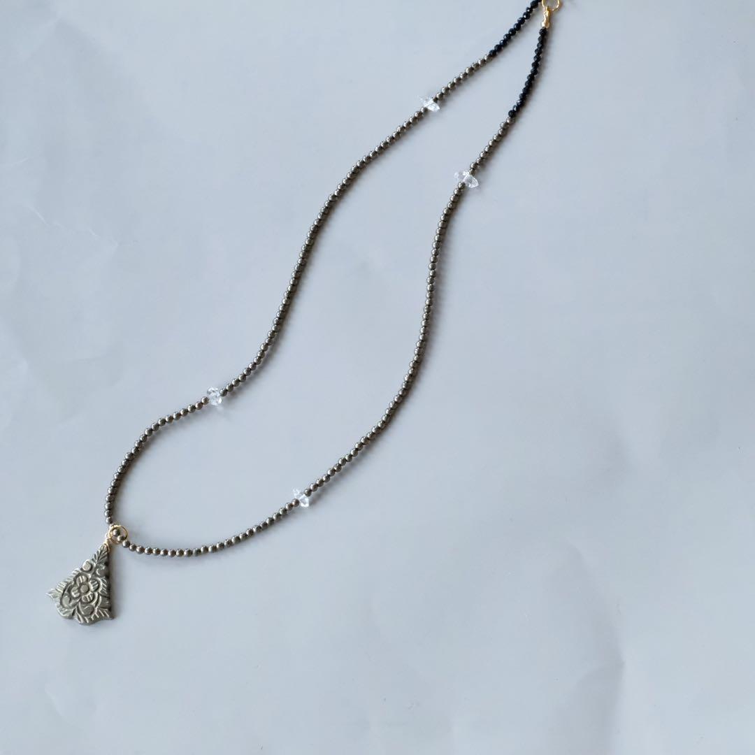 R✴︎H ♦︎14kgfパイライトファンシーシェイプカービングペンダント