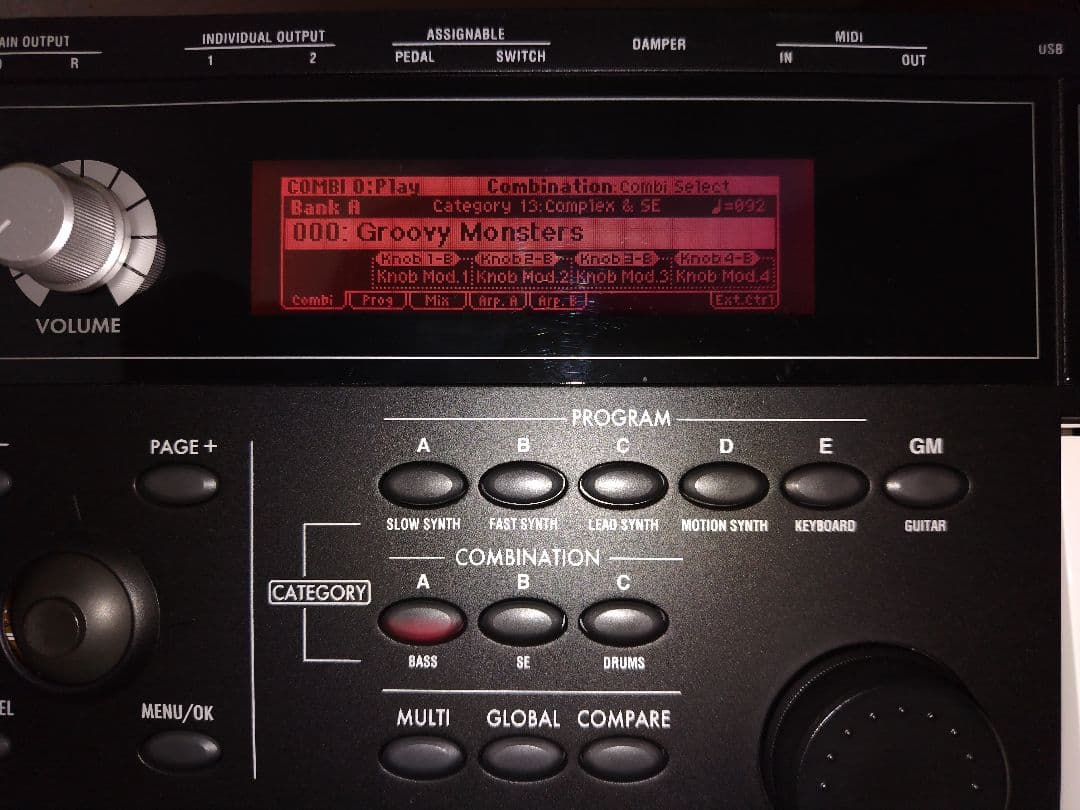 美品　KORG コルグ microX シンセサイザー