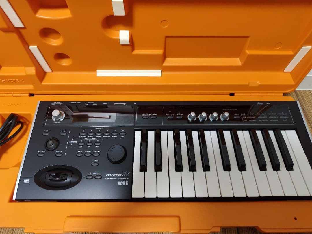 美品　KORG コルグ microX シンセサイザー
