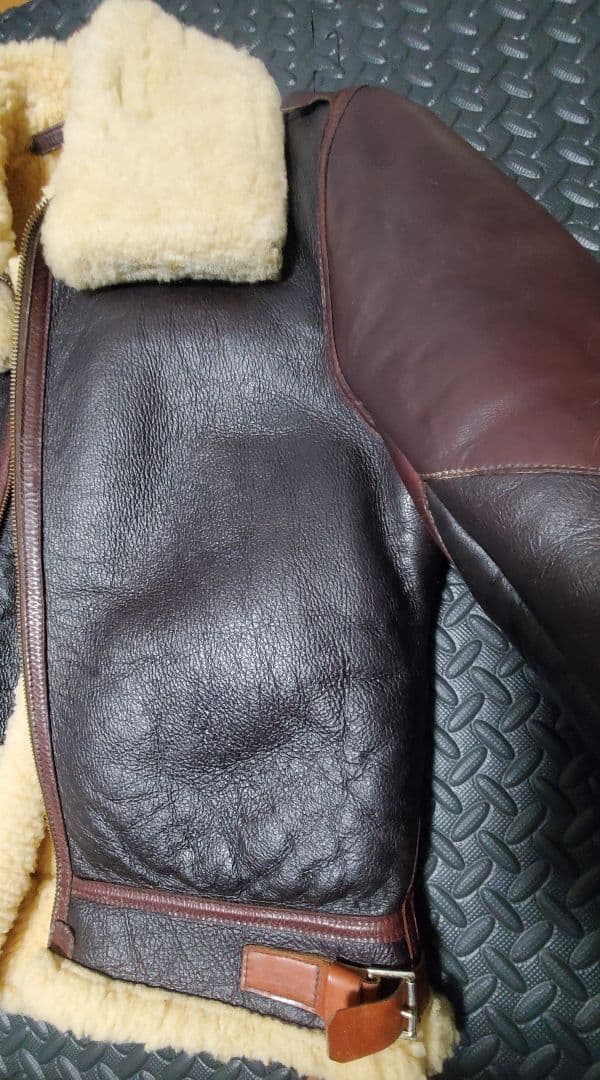 希少 エアロレザー B3 大戦モデル ムートン フライトジャケット