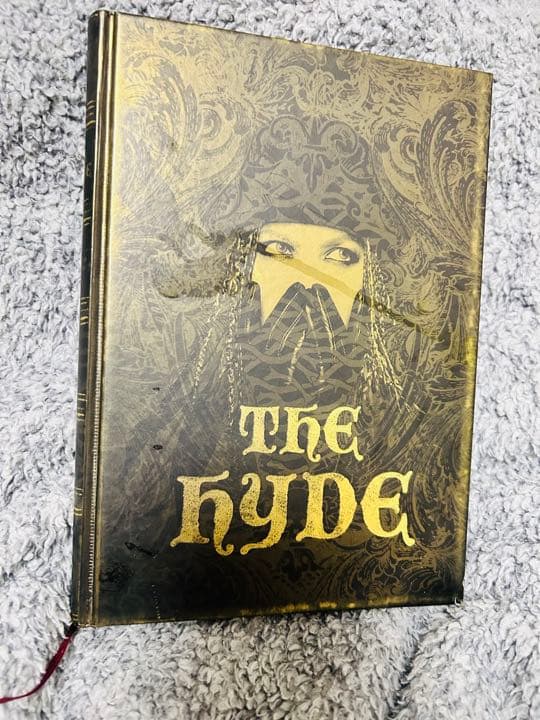 the hyde 自叙伝　直筆サイン入り（hydeとk.a.z）