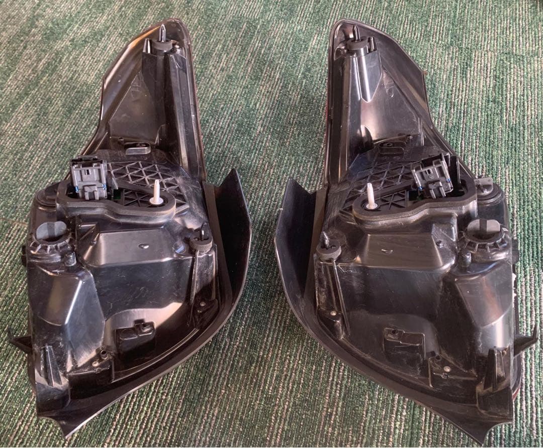 美品シトロエンDS3 純正テールライ ト左右セット