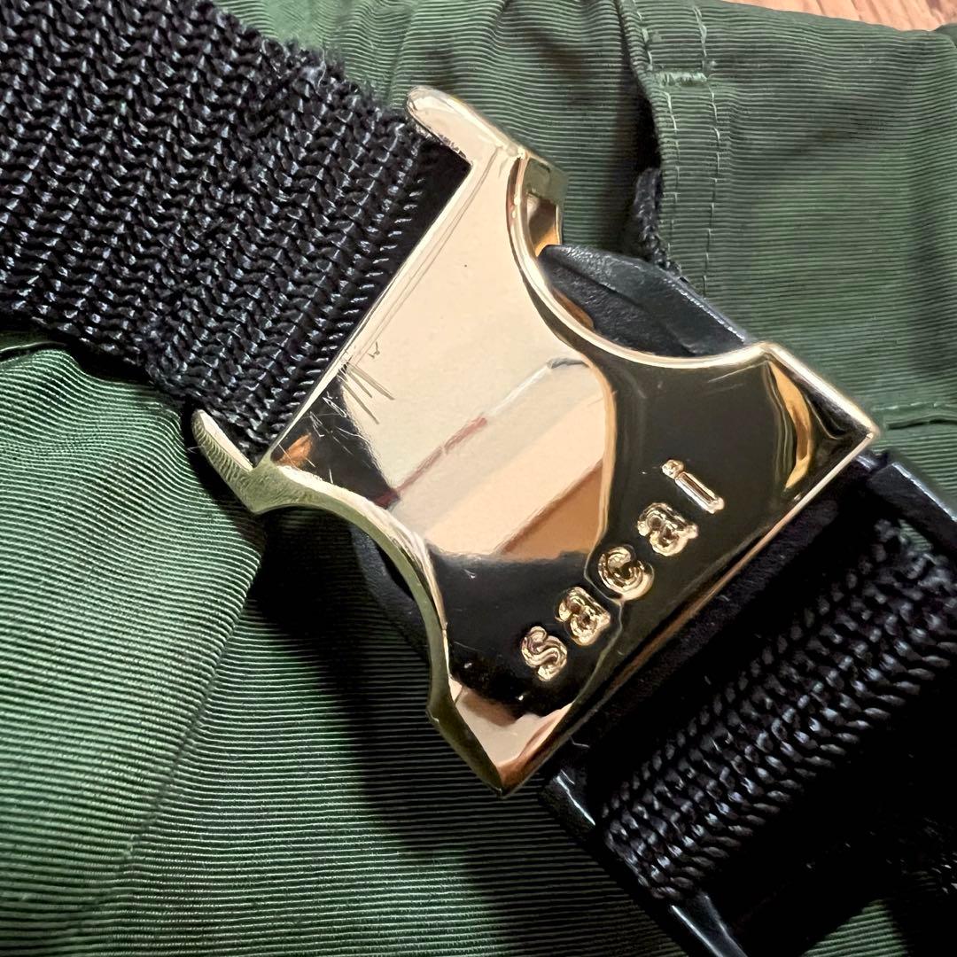 Sacai 厚手のコットン&ナイロン生地のベルト付きパンツ グリーンmix 0