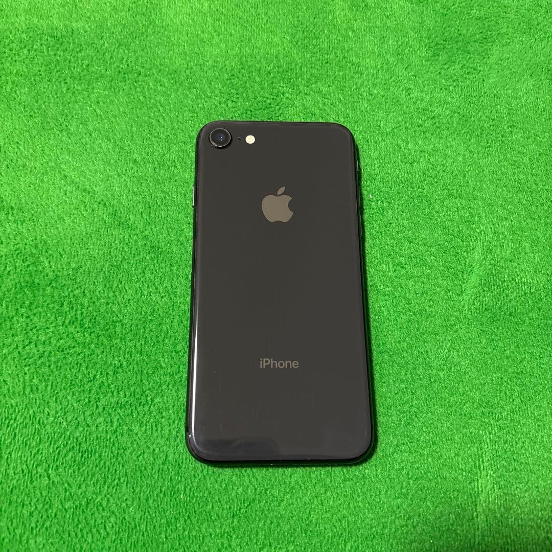 美品Apple iPhone 8 64GB