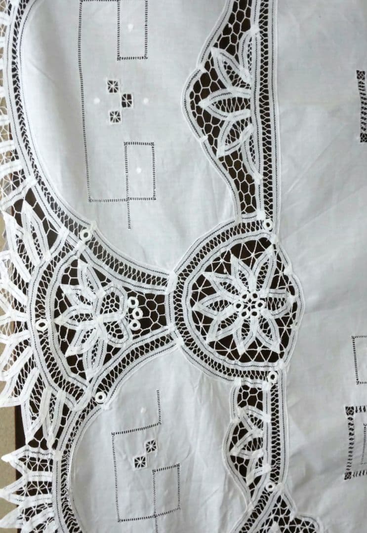 バテンレーステーブルクロス約170㎝×約130㎝