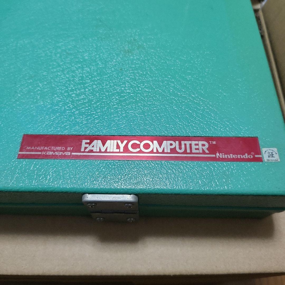 ファミコンカセット詰め合わせとアタッシュケース【レア】