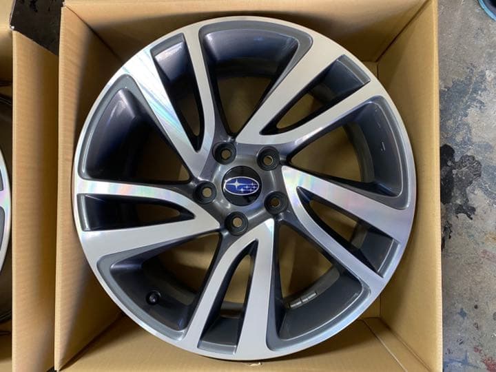 スバルレヴォーグ純正ホイール