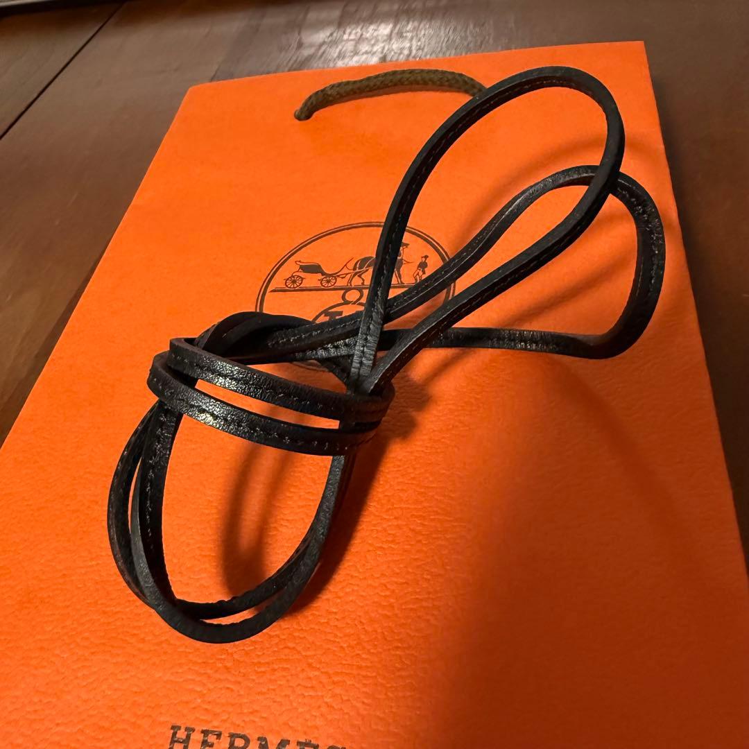 エルメス　HERMES ラニエール　黒　ブラック　希少　革紐　ネックレス