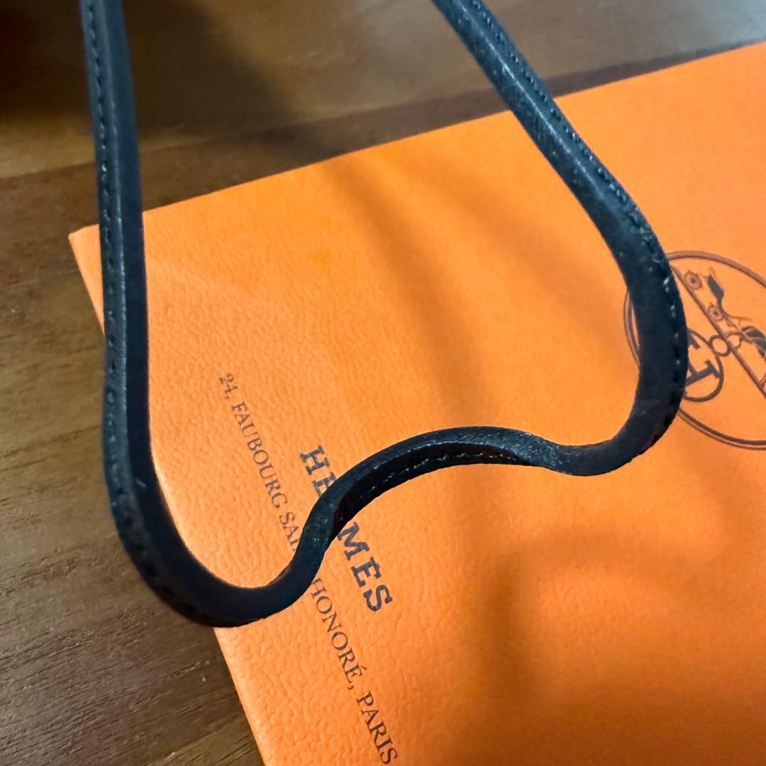 エルメス　HERMES ラニエール　黒　ブラック　希少　革紐　ネックレス