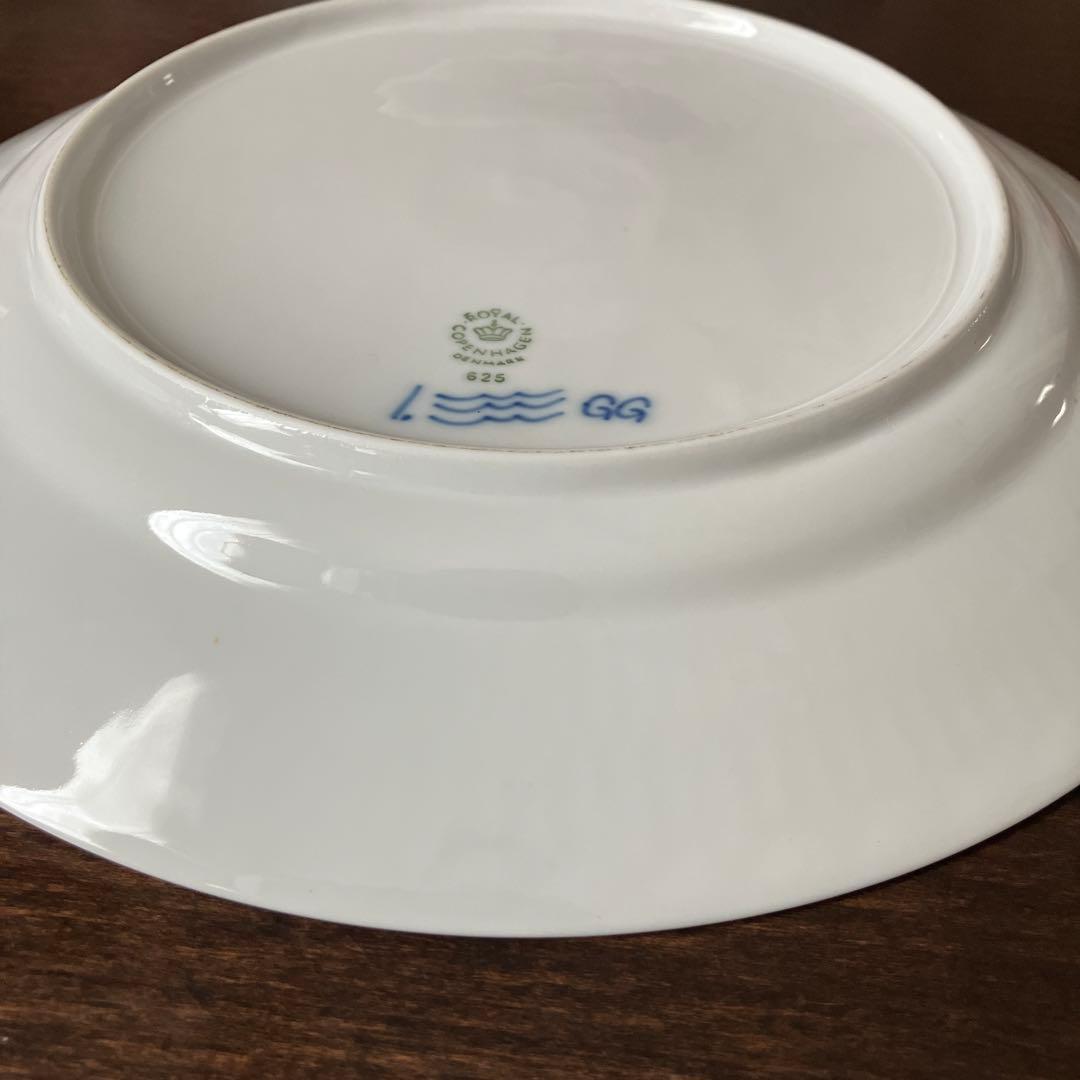 ロイヤルコペンハーゲン 青い花柄のリブ模様 大皿