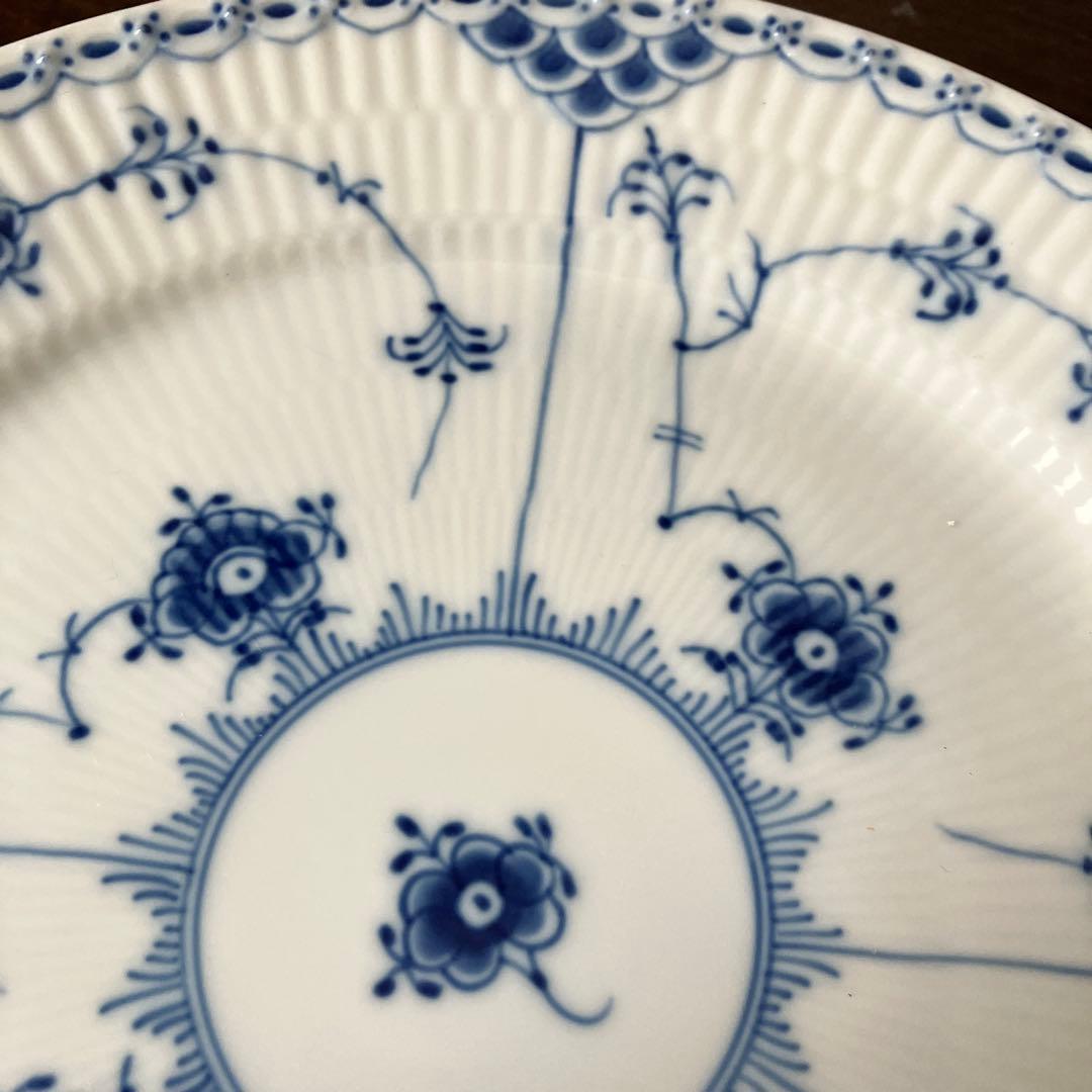 ロイヤルコペンハーゲン 青い花柄のリブ模様 大皿