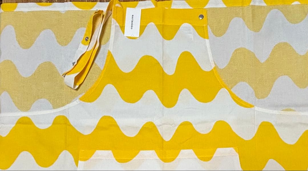マリメッコ　エプロン　ロッキ　イエロー　タグ付　未使用品　レア柄