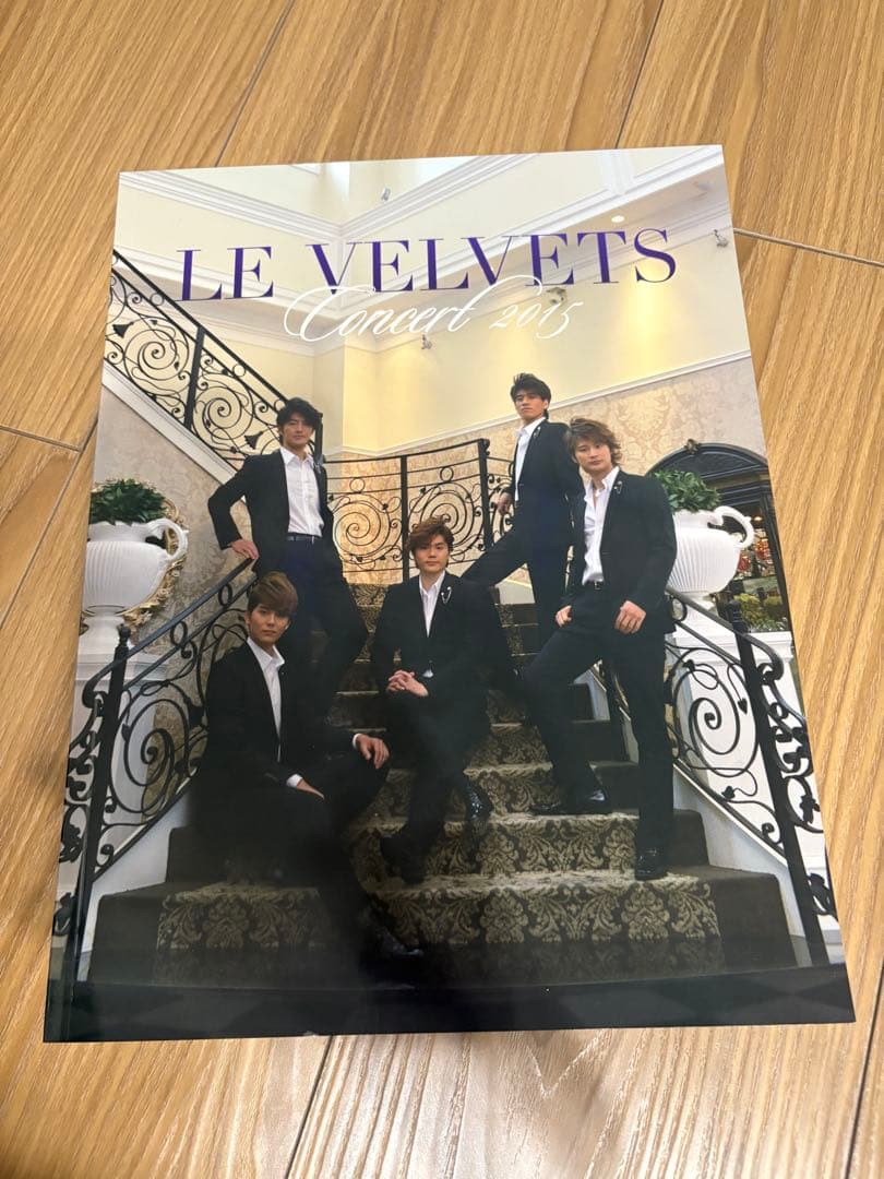 直筆サイン入り ／Le Velvets スペシャルフォトブック