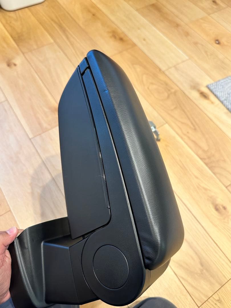 デミオ MAZDA2 純正アームレスト 肘置き 取付部品有り