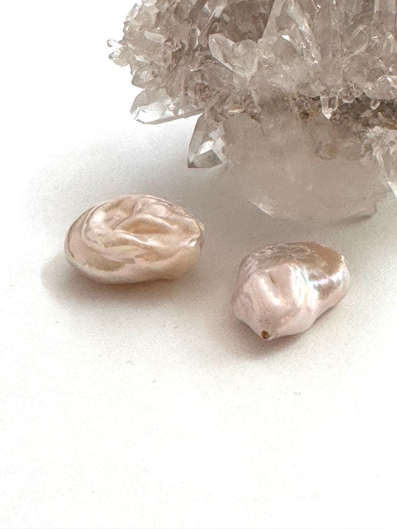 【最終お値下げ‼️】天然淡水パールバロック付き寶瓶天珠