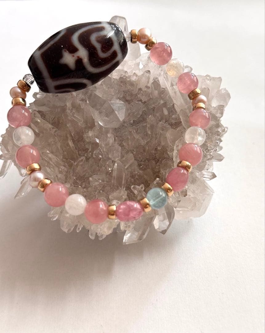 【最終お値下げ‼️】天然淡水パールバロック付き寶瓶天珠