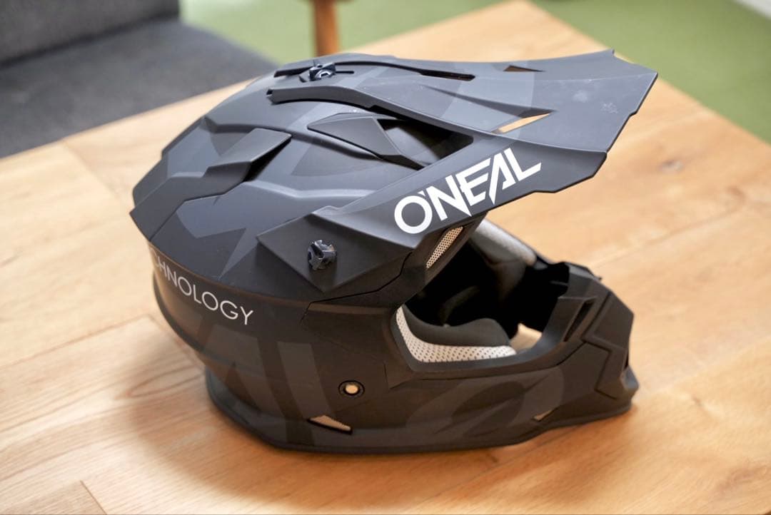 O'NEAL 2S ブラック モトクロスヘルメット