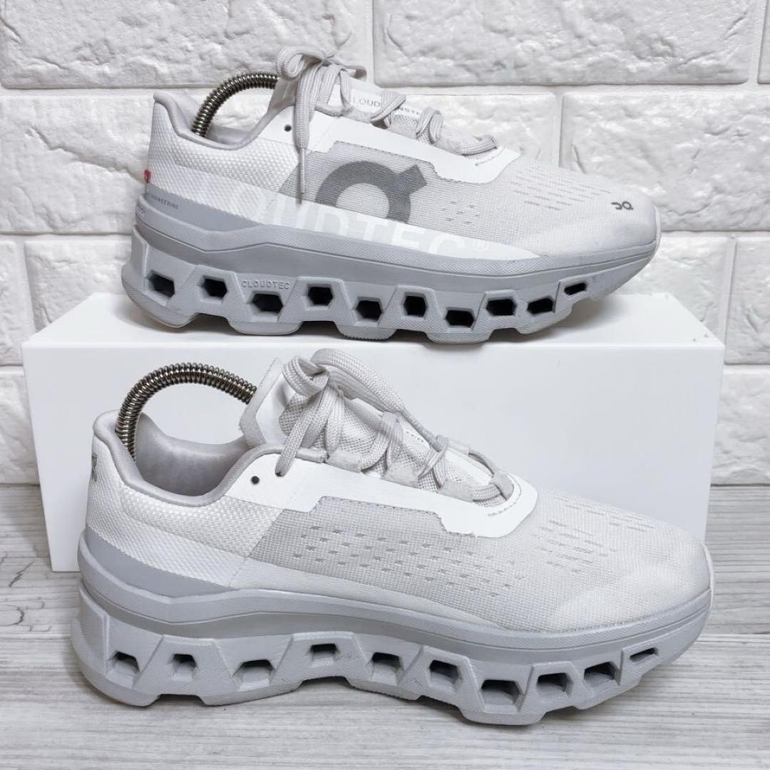 On オン Cloudmonster クラウドモンスター 24cm スニーカー