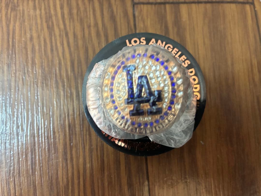 ドジャースワールドシリーズチャンピオンリングフリーマン 9/15球場配布