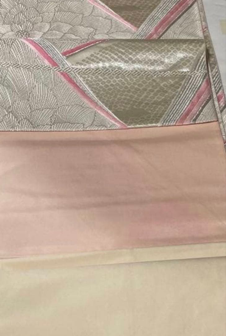 振袖　シルバーとピンクの花柄 袋帯　成人式