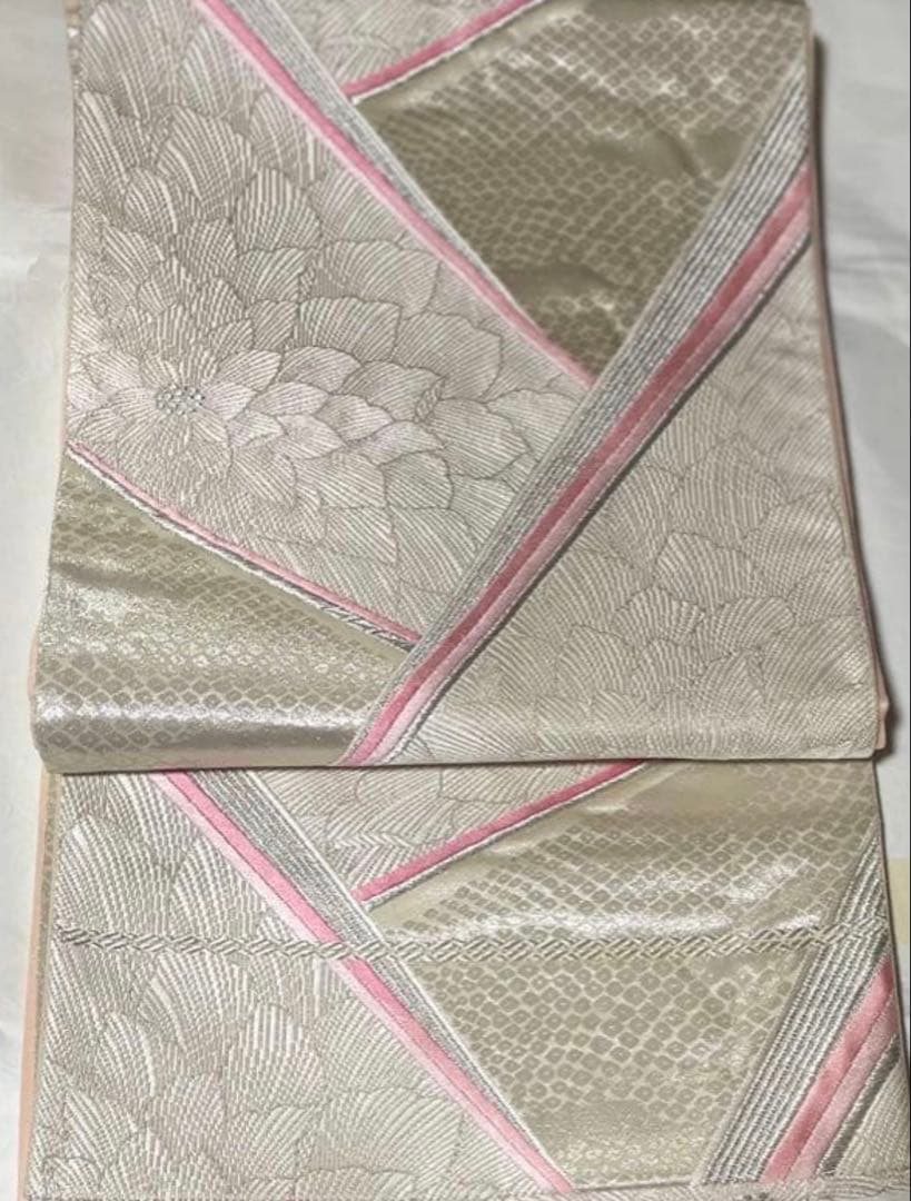 振袖　シルバーとピンクの花柄 袋帯　成人式