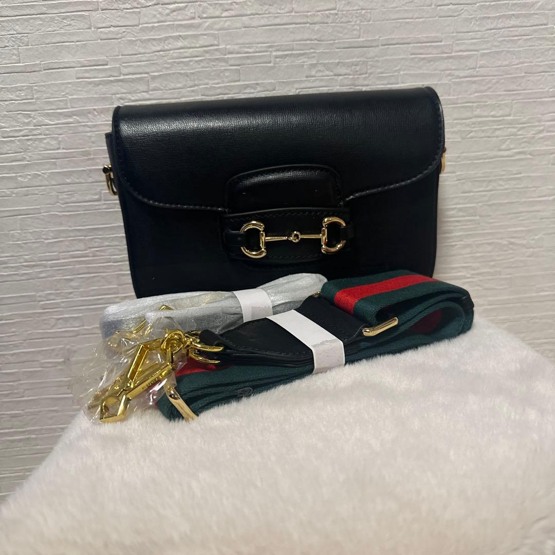 gucci黒いフラップショルダーバッグ