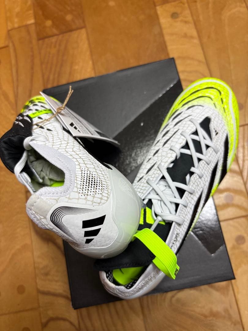 新品　特価　限定品　アディダス　プレデター Elite FT FG 26cm