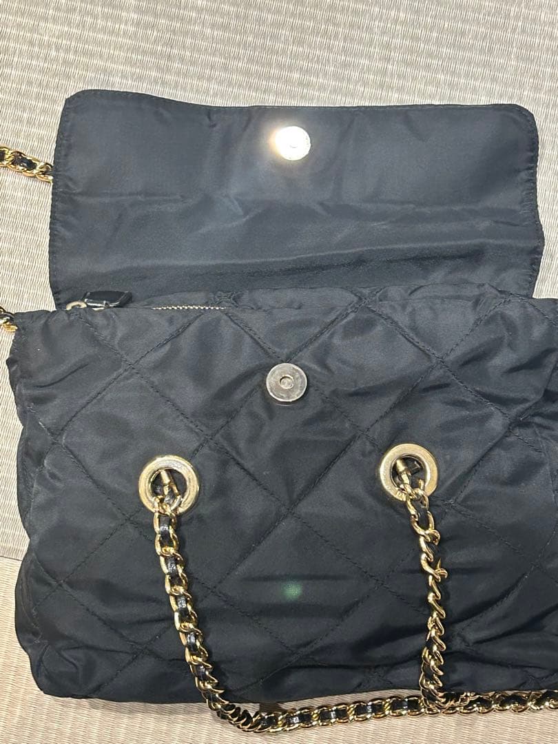 M*様 週末オークション　美品　PRADA ブラックショルダーバッグ ゴールドチ