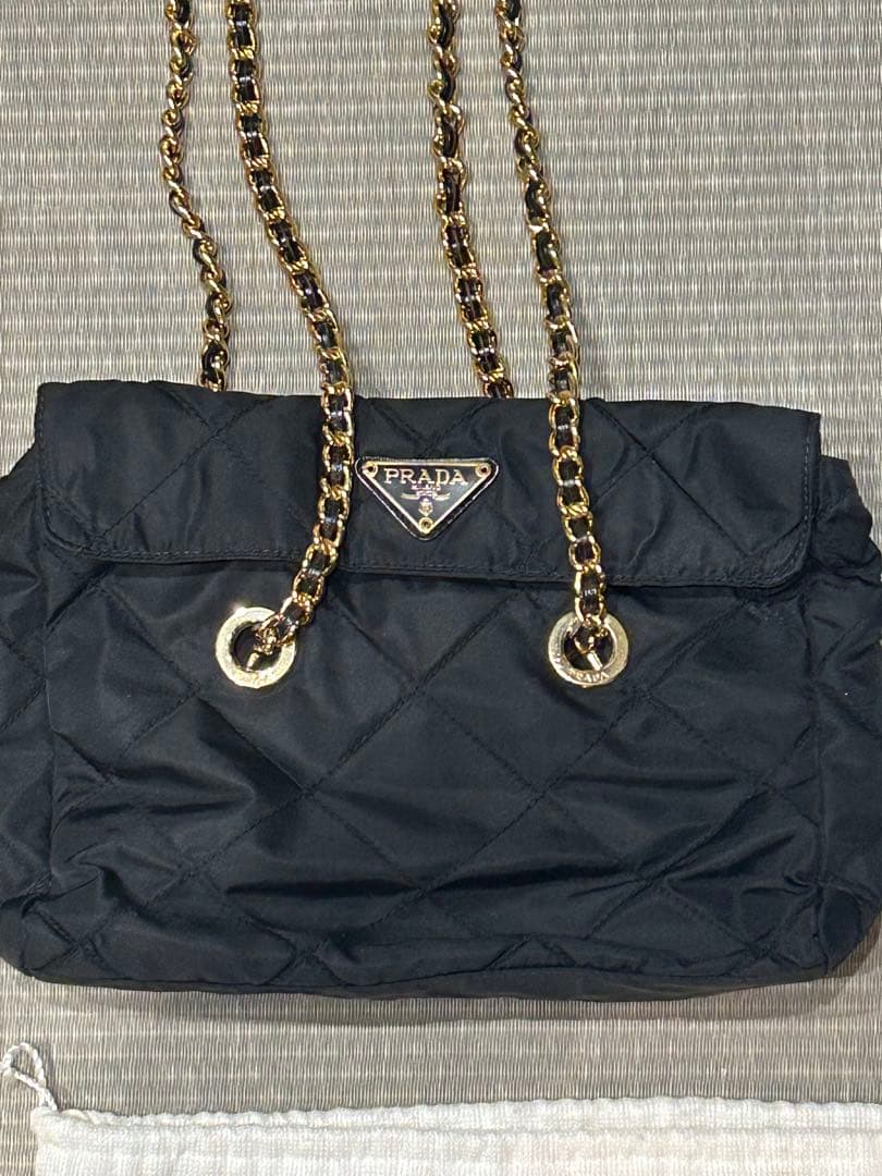 M*様 週末オークション　美品　PRADA ブラックショルダーバッグ ゴールドチ