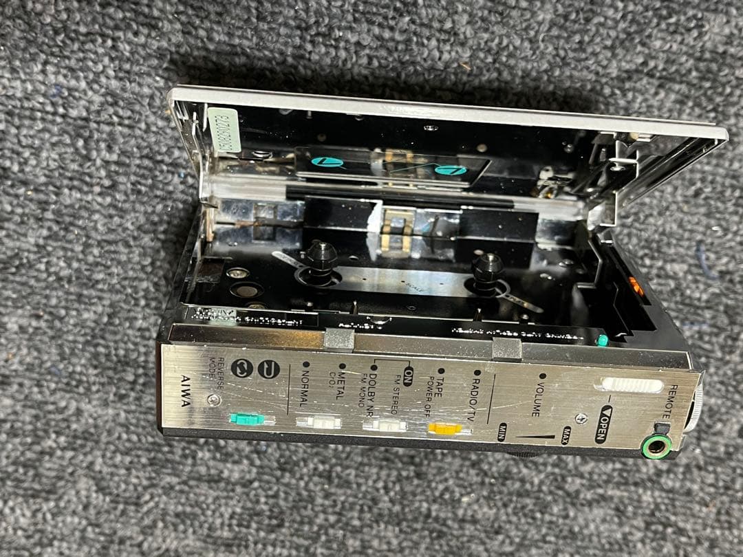 AIWA カセットプレーヤー HS-R8 (ジャンク品)