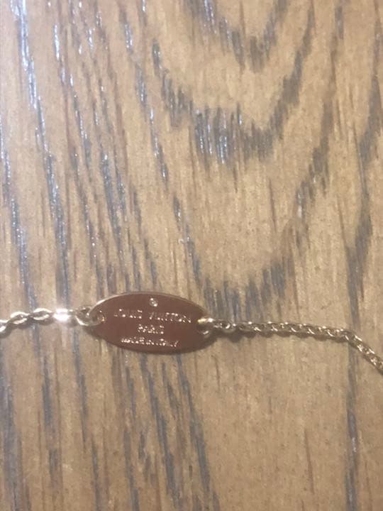 ヴィトン　モノグラム　ロゴネックレス