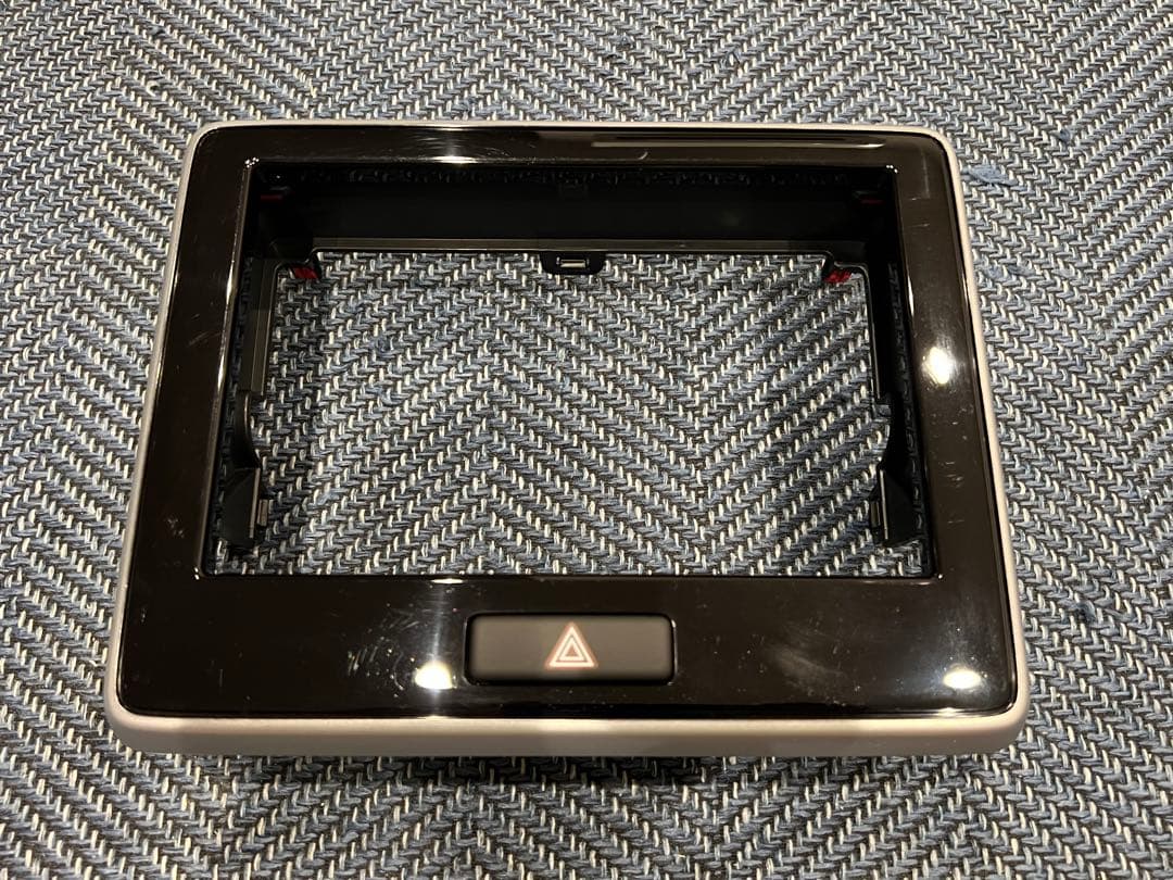 スズキ純正OP 8インチナビ CN-RZ843ZA 地図2018年版