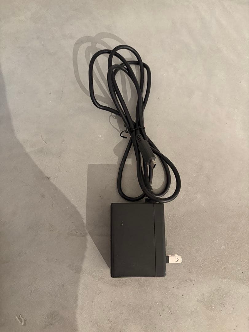 Nintendo Switch本体＆電源ケーブル、コントローラー付