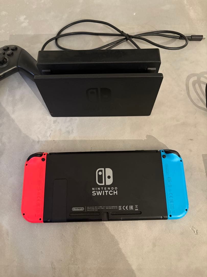 Nintendo Switch本体＆電源ケーブル、コントローラー付