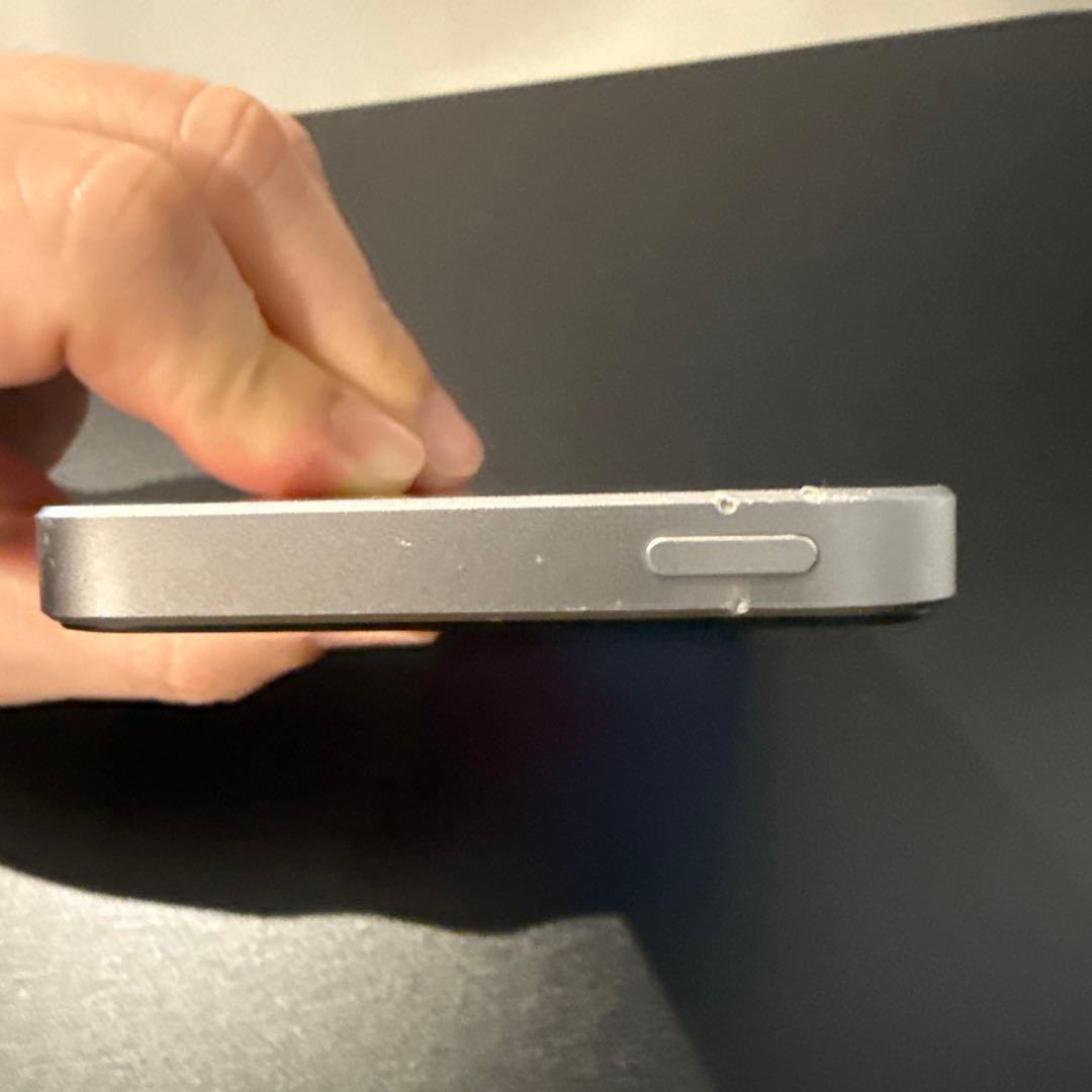 iPhone SE 第1世代 スペースグレイ 64GB SIMフリー