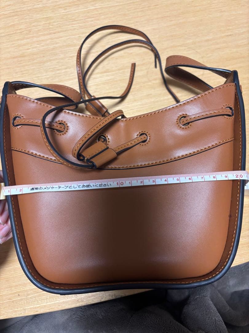 【模倣品】LOEWE ハンモックミニに似たバッグ