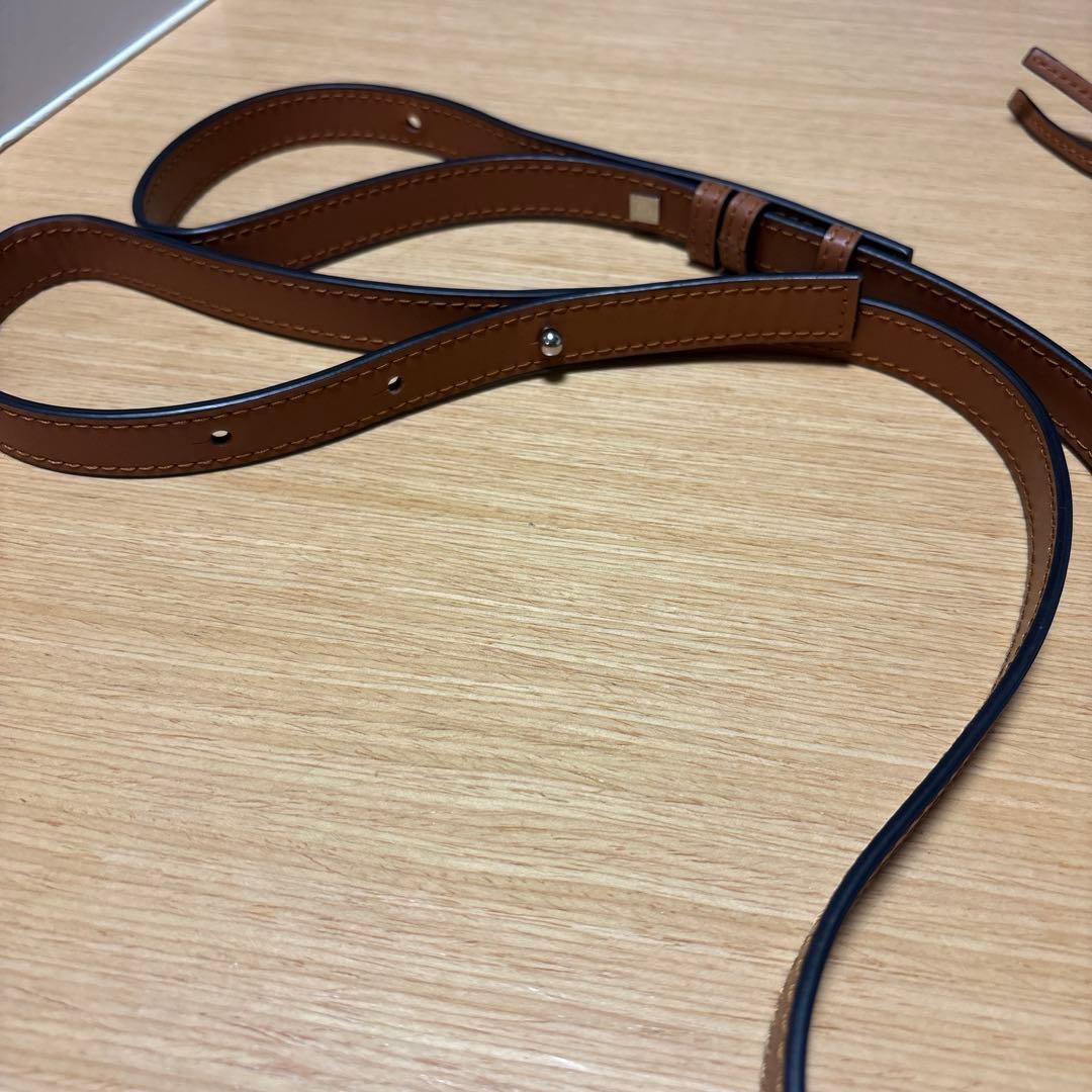 【模倣品】LOEWE ハンモックミニに似たバッグ