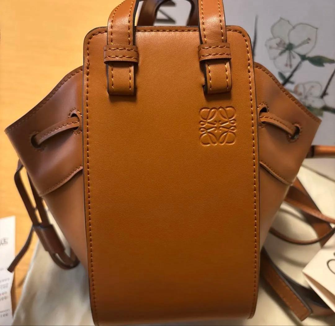 【模倣品】LOEWE ハンモックミニに似たバッグ