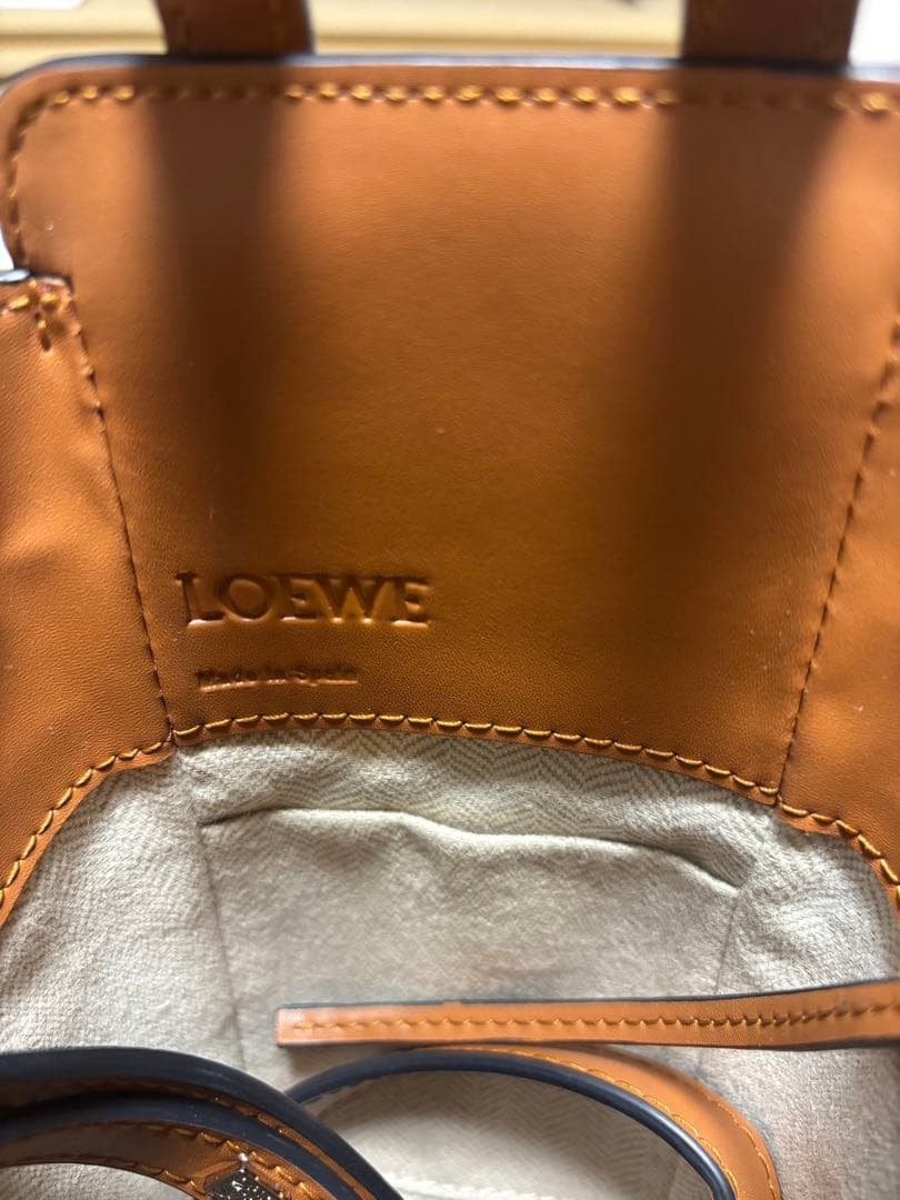 【模倣品】LOEWE ハンモックミニに似たバッグ