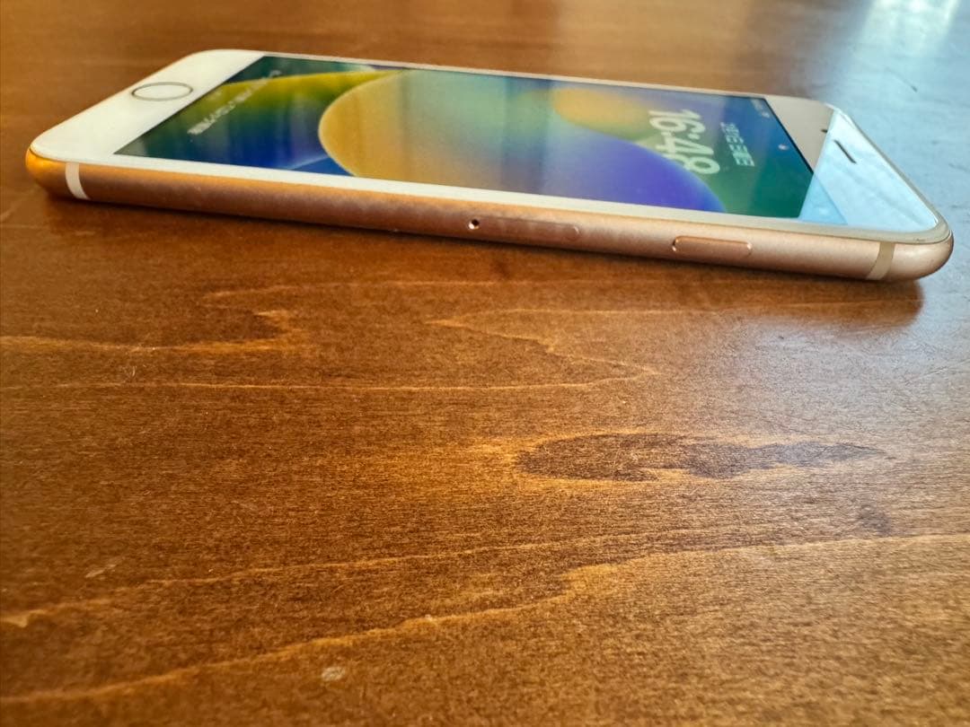 iPhone 8 ゴールド 64GB