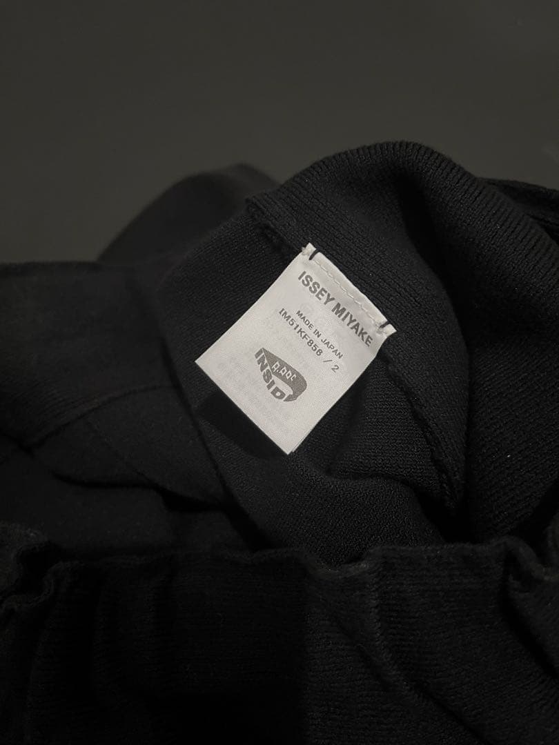 イッセイミヤケ ブラックパンツ